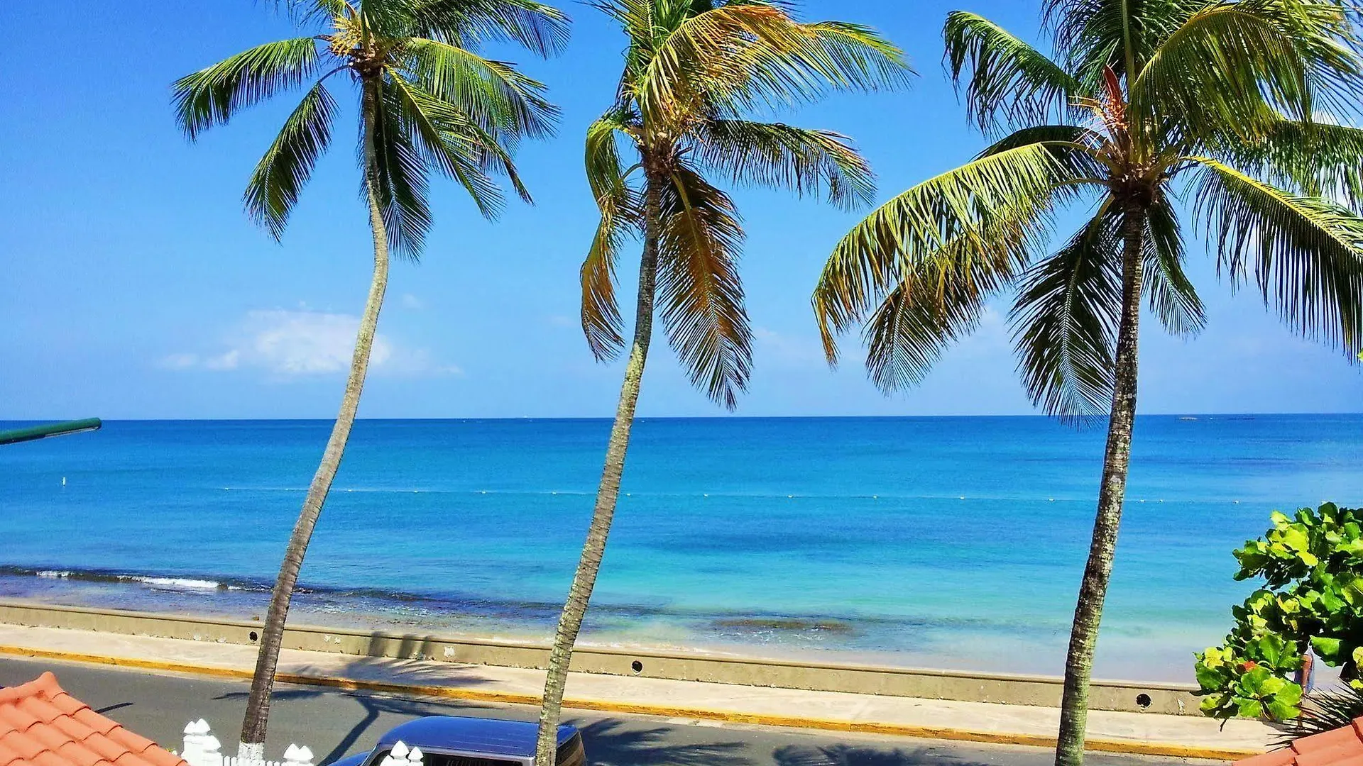 Tres Palmas Inn location